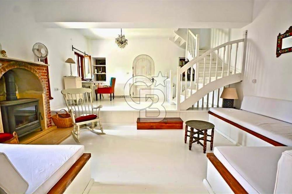BODRUM DEREKÖY' de MÜSTAKİL HAVUZLU MÜŞTEMİLATLI ÇİFTLİK EVİ