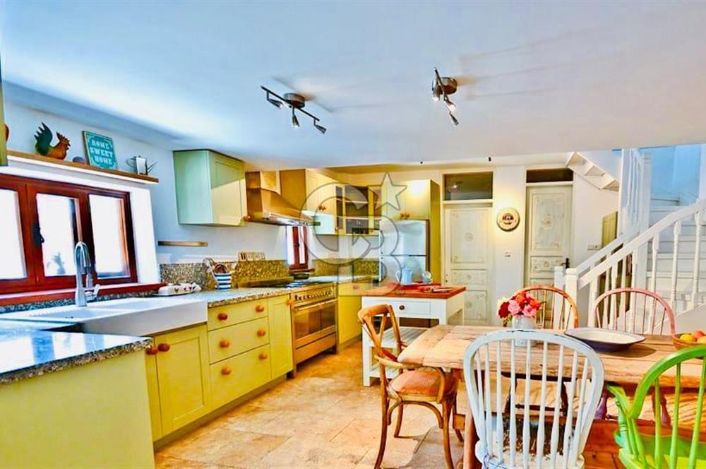 BODRUM DEREKÖY' de MÜSTAKİL HAVUZLU MÜŞTEMİLATLI ÇİFTLİK EVİ
