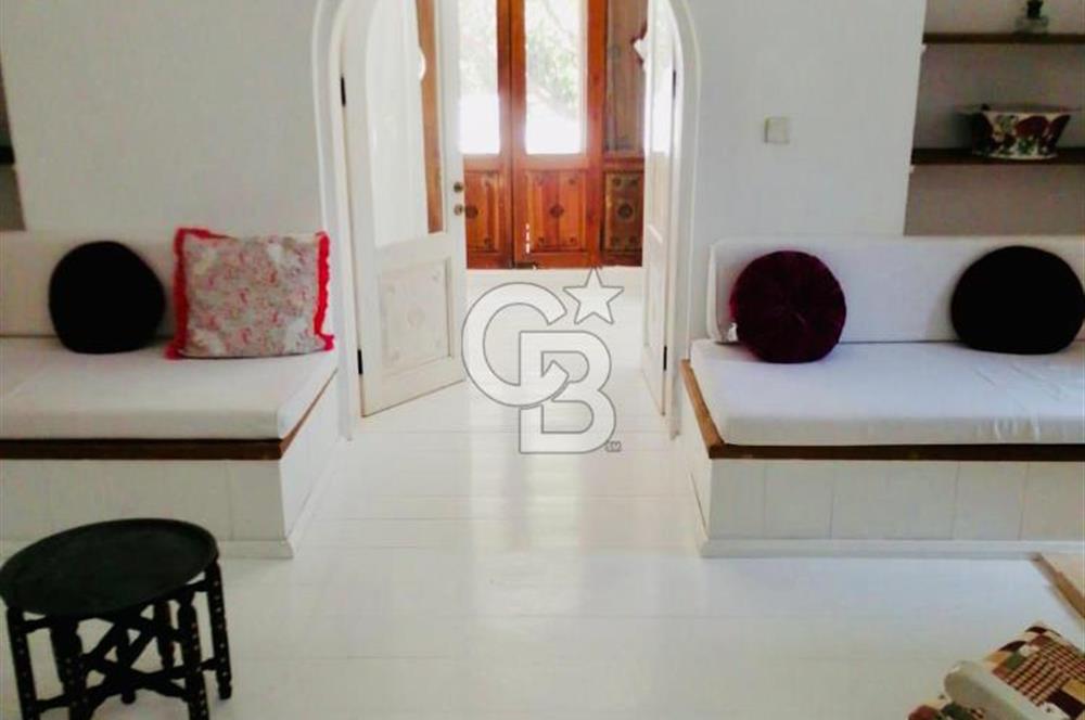 BODRUM DEREKÖY' de MÜSTAKİL HAVUZLU MÜŞTEMİLATLI ÇİFTLİK EVİ