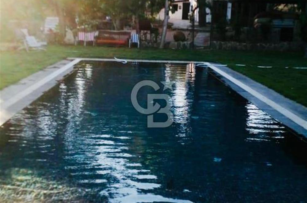 BODRUM DEREKÖY' de MÜSTAKİL HAVUZLU MÜŞTEMİLATLI ÇİFTLİK EVİ