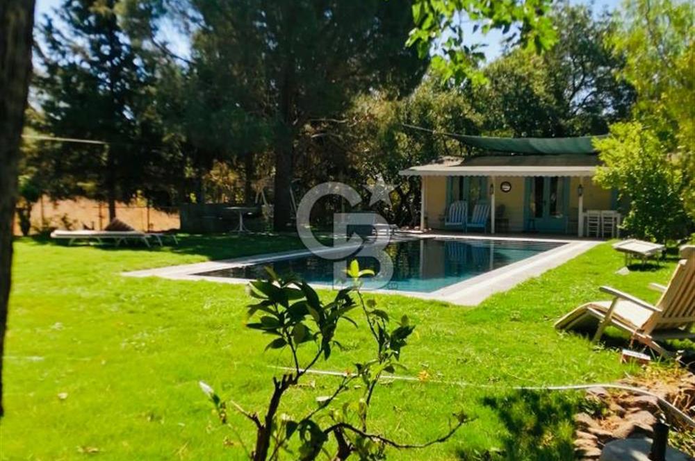 BODRUM DEREKÖY' de MÜSTAKİL HAVUZLU MÜŞTEMİLATLI ÇİFTLİK EVİ