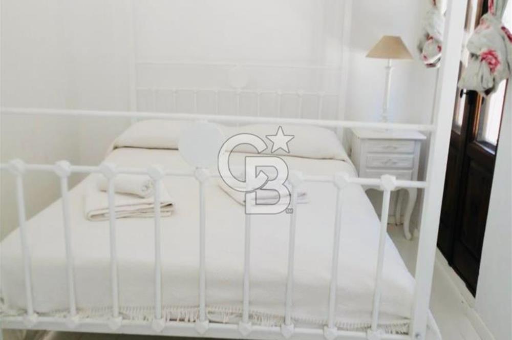 BODRUM DEREKÖY' de MÜSTAKİL HAVUZLU MÜŞTEMİLATLI ÇİFTLİK EVİ