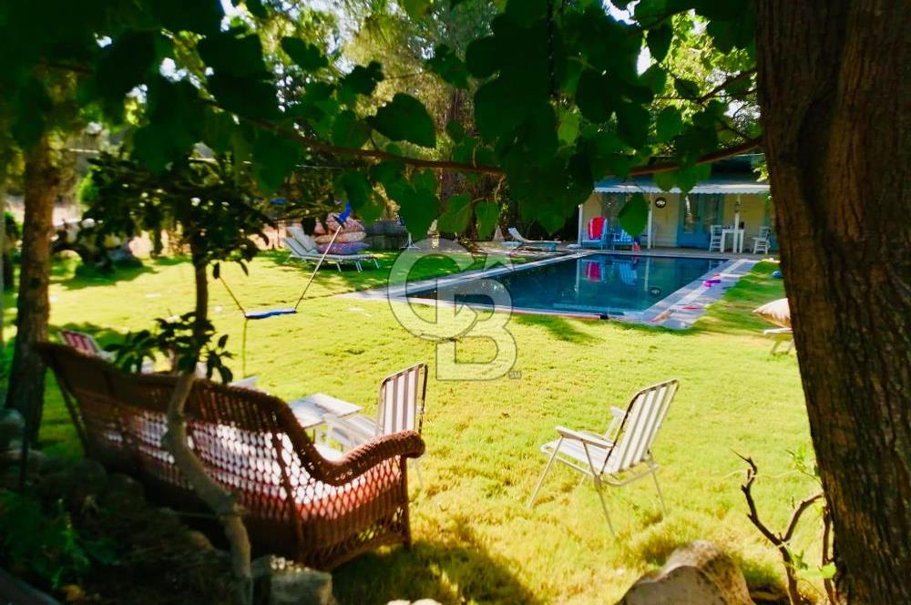BODRUM DEREKÖY' de MÜSTAKİL HAVUZLU MÜŞTEMİLATLI ÇİFTLİK EVİ
