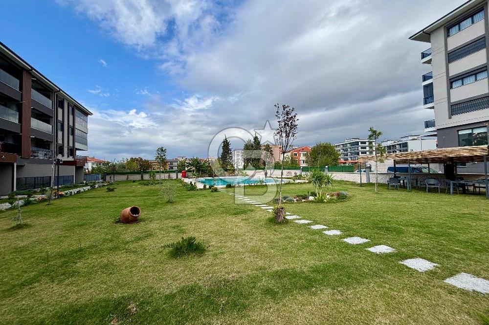 Seferihisar Camikebir'de Havuzlu Sitede Fırsat Satılık 2+1 Daire