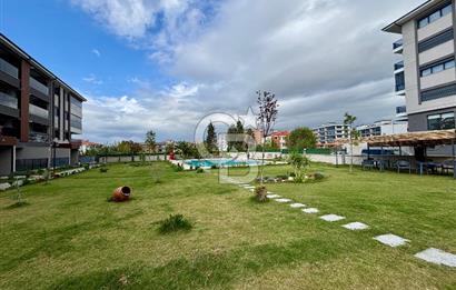 Seferihisar Camikebir'de Havuzlu Sitede Fırsat Satılık 2+1 Daire