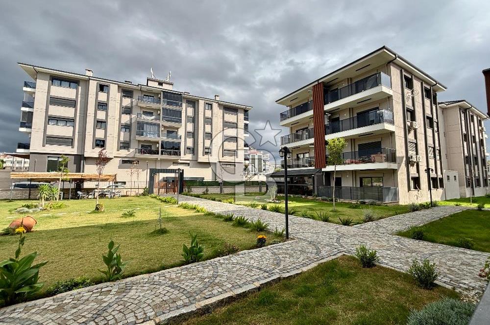 Seferihisar Camikebir'de Havuzlu Sitede Fırsat Satılık 2+1 Daire