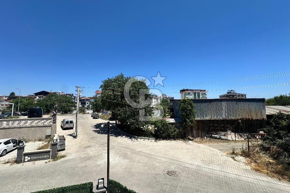 Seferihisar Camikebir'de Havuzlu Sitede Fırsat Satılık 2+1 Daire