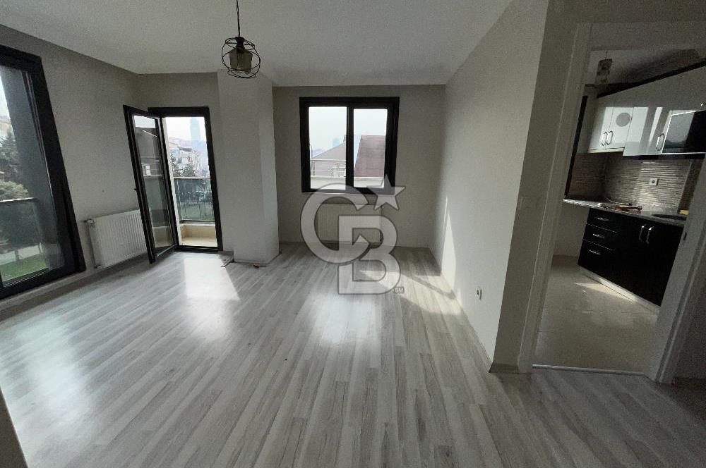 Ataşehir Esatpaşa Mahallesinde Balkonlu 1+1 Kiralık Daire