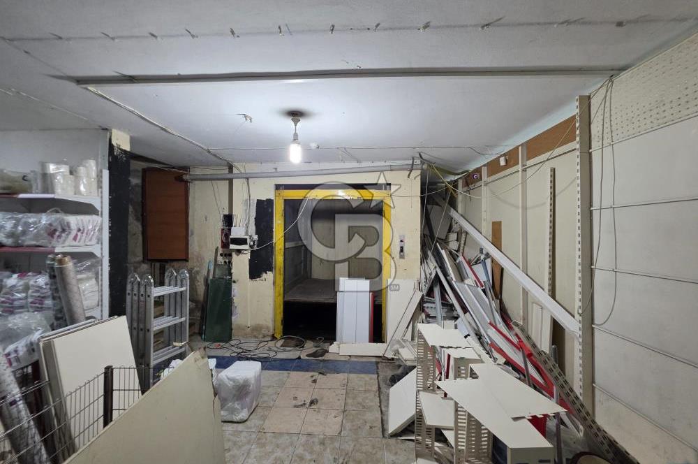 ATAŞEHİR KAYIŞDAĞI AKYAZI CADDESİ'NDE KAT MÜLKİYETLİ SATILIK  950 m² GENİŞ TİCARİ DÜKKAN