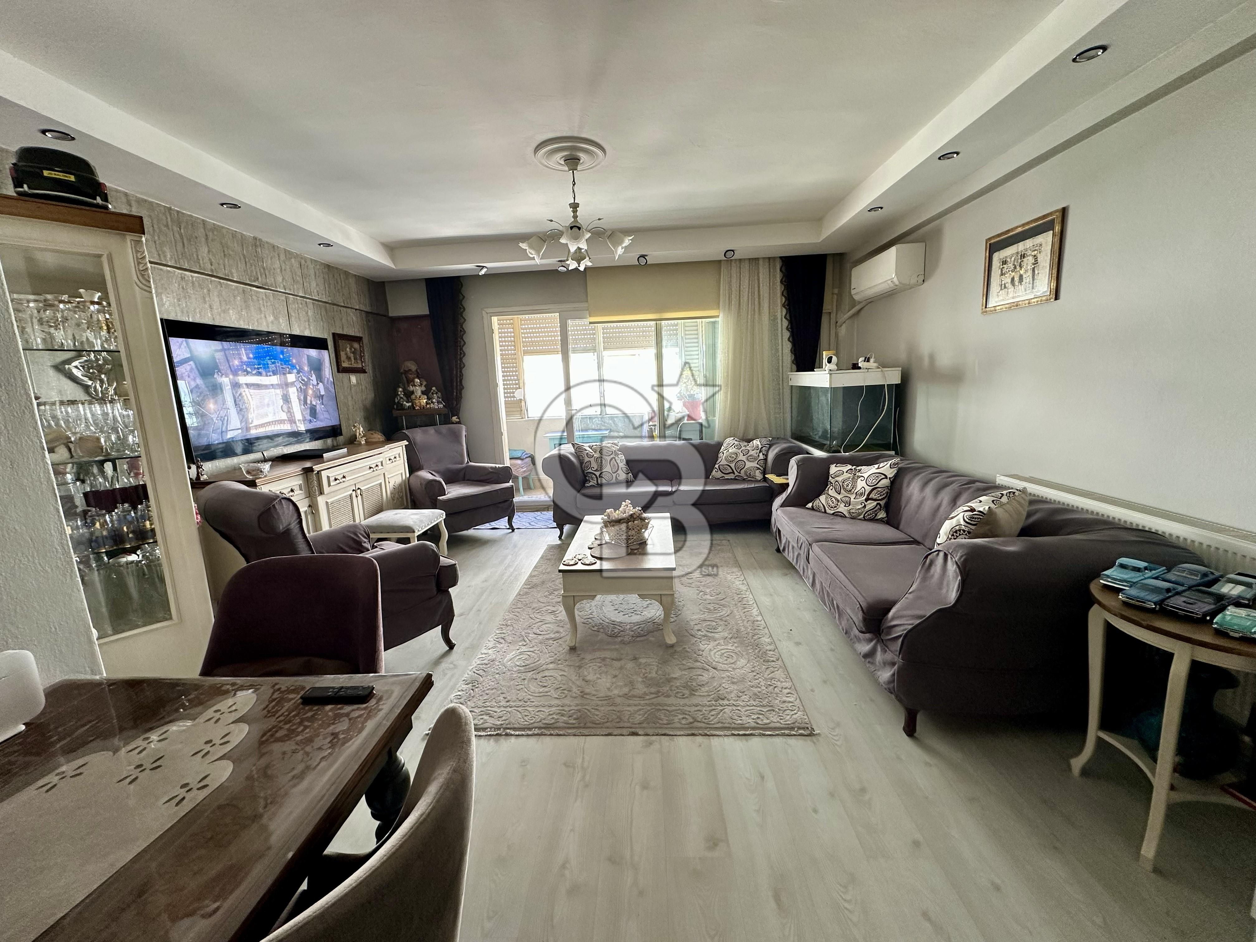 Karşıyaka Çarşıda Full Tadilatlı 2+1 | Çift Cephe, 2 Balkon
