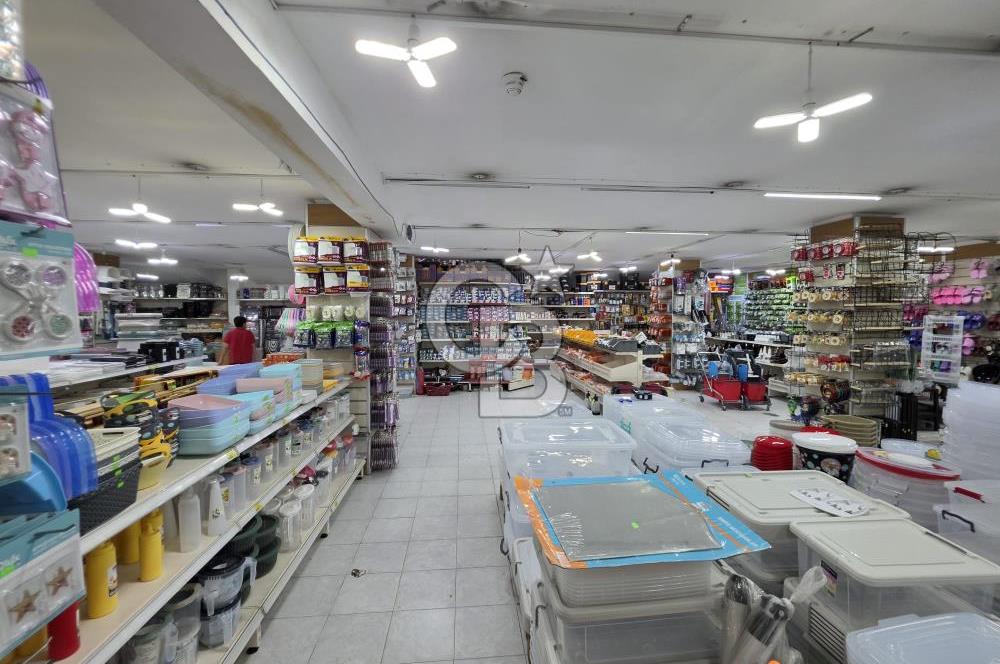 ATAŞEHİR KAYIŞDAĞI AKYAZI CADDESİ'NDE KAT MÜLKİYETLİ SATILIK  950 m² GENİŞ TİCARİ DÜKKAN