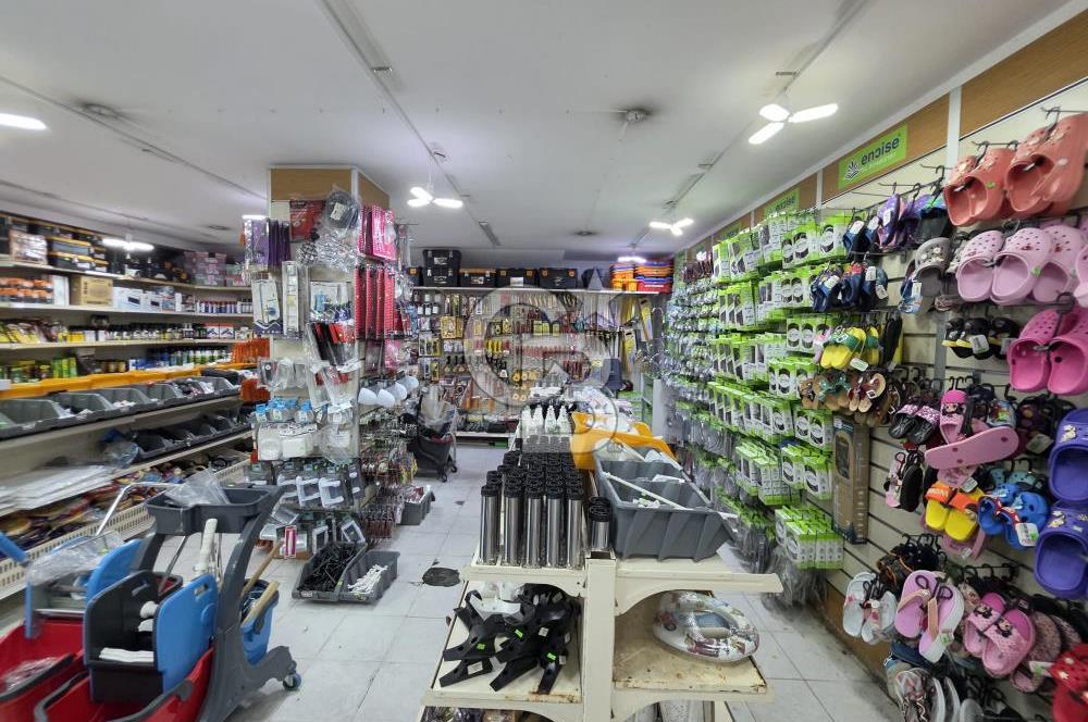 ATAŞEHİR KAYIŞDAĞI AKYAZI CADDESİ'NDE KAT MÜLKİYETLİ SATILIK  950 m² GENİŞ TİCARİ DÜKKAN