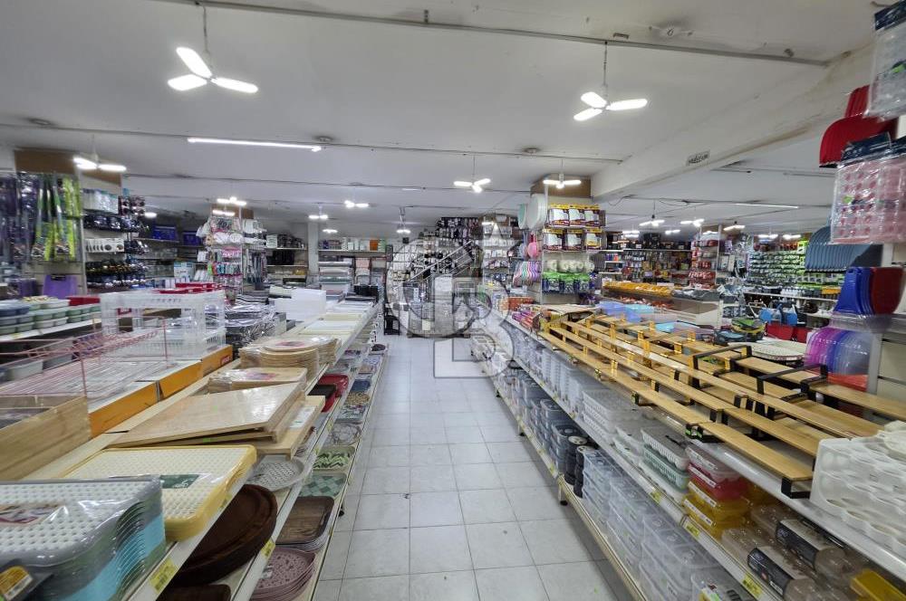ATAŞEHİR KAYIŞDAĞI AKYAZI CADDESİ'NDE KAT MÜLKİYETLİ SATILIK  950 m² GENİŞ TİCARİ DÜKKAN
