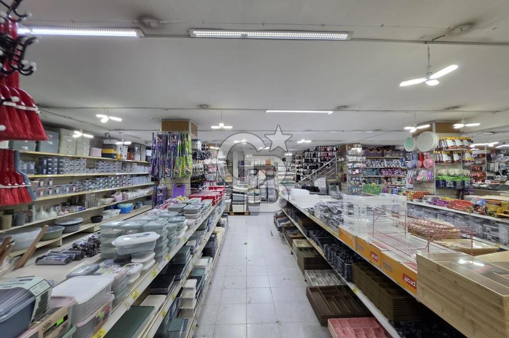 ATAŞEHİR KAYIŞDAĞI AKYAZI CADDESİ'NDE KAT MÜLKİYETLİ SATILIK  950 m² GENİŞ TİCARİ DÜKKAN