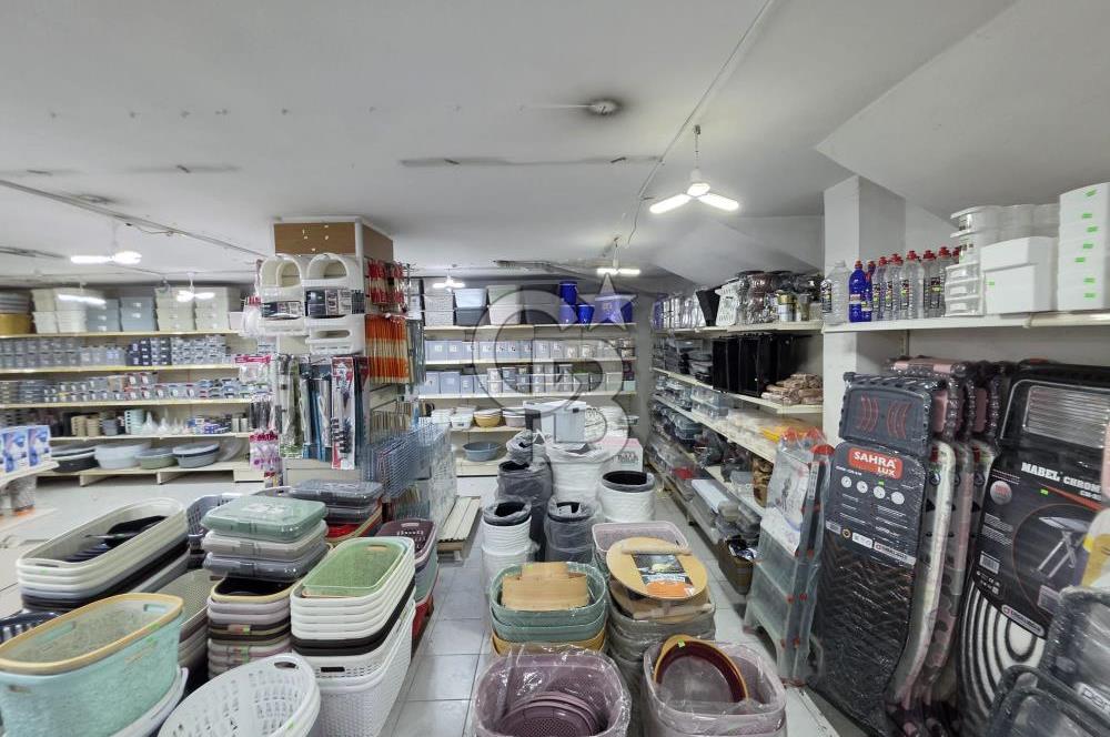 ATAŞEHİR KAYIŞDAĞI AKYAZI CADDESİ'NDE KAT MÜLKİYETLİ SATILIK  950 m² GENİŞ TİCARİ DÜKKAN