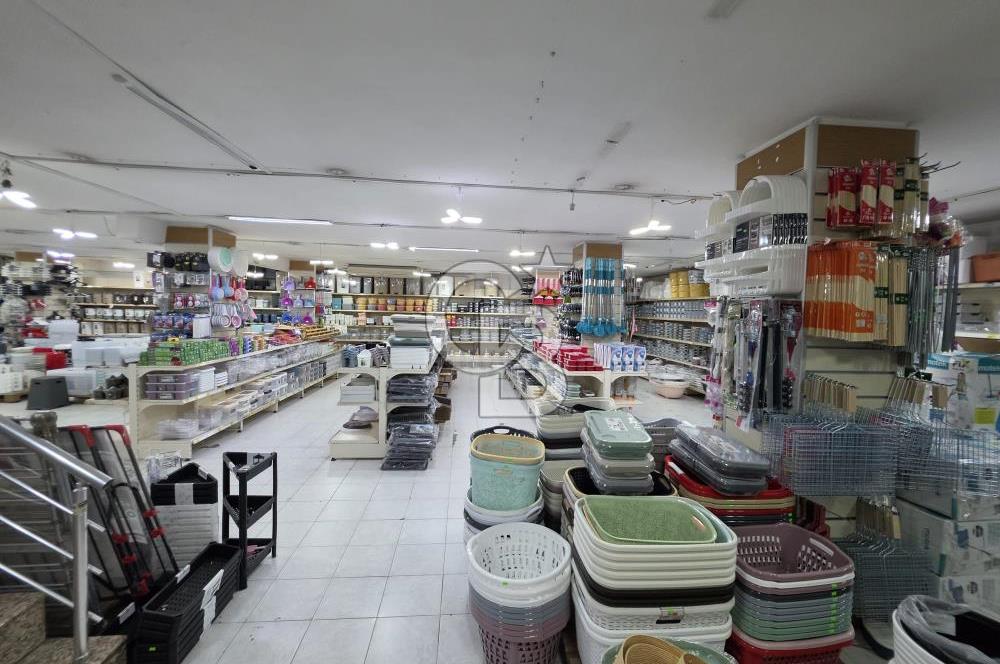 ATAŞEHİR KAYIŞDAĞI AKYAZI CADDESİ'NDE KAT MÜLKİYETLİ SATILIK  950 m² GENİŞ TİCARİ DÜKKAN