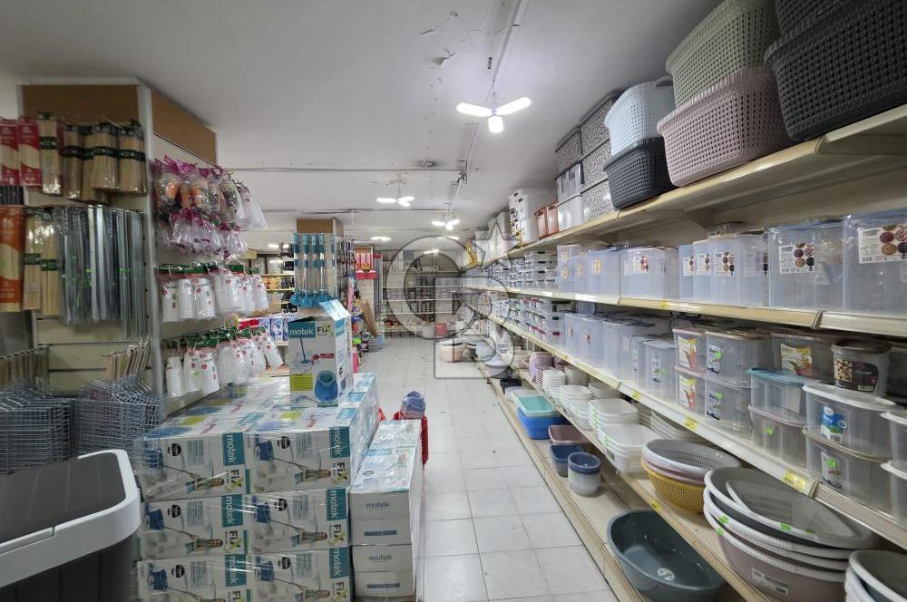 ATAŞEHİR KAYIŞDAĞI AKYAZI CADDESİ'NDE KAT MÜLKİYETLİ SATILIK  950 m² GENİŞ TİCARİ DÜKKAN