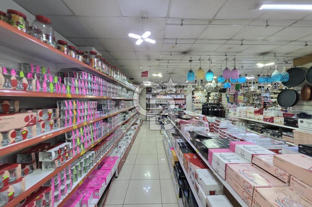 ATAŞEHİR KAYIŞDAĞI AKYAZI CADDESİ'NDE KAT MÜLKİYETLİ SATILIK  950 m² GENİŞ TİCARİ DÜKKAN