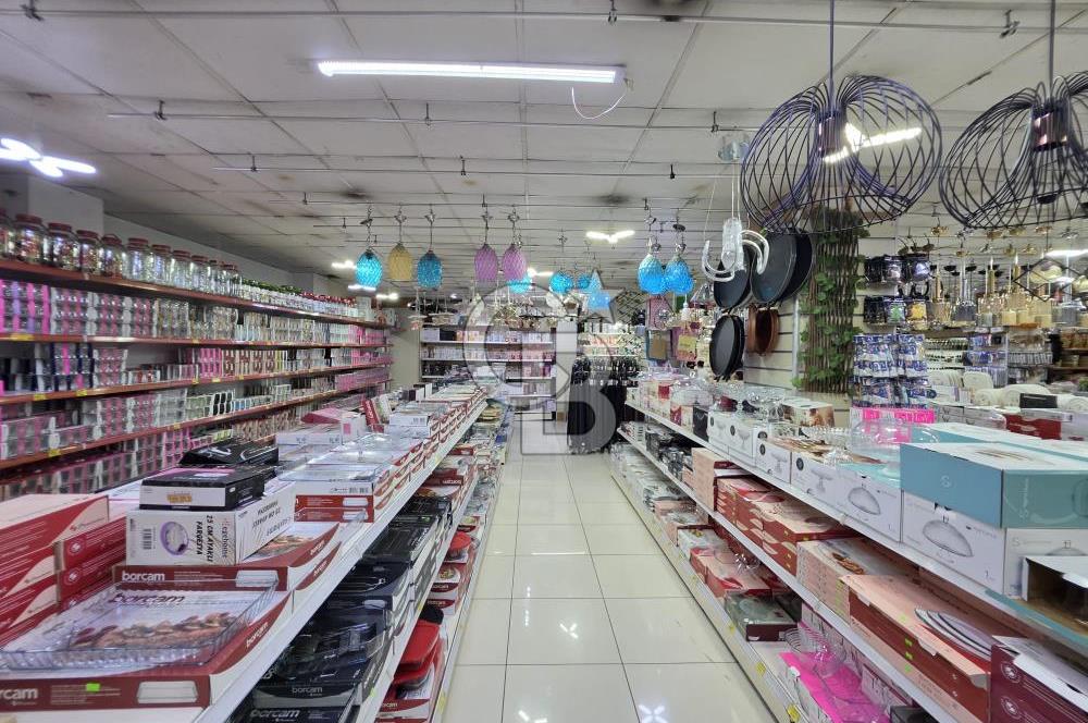 ATAŞEHİR KAYIŞDAĞI AKYAZI CADDESİ'NDE KAT MÜLKİYETLİ SATILIK  950 m² GENİŞ TİCARİ DÜKKAN