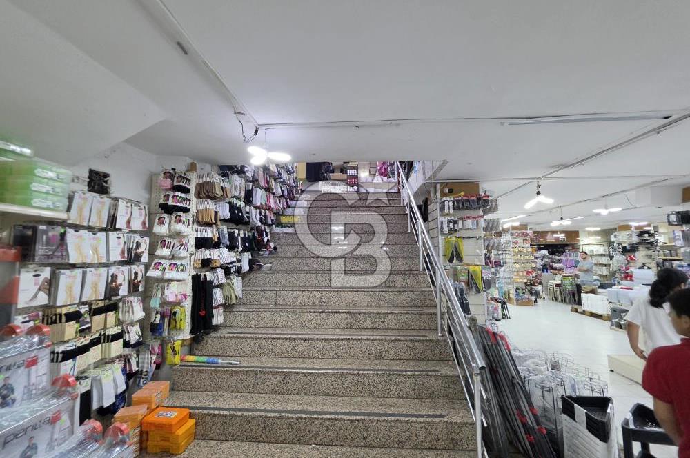 ATAŞEHİR KAYIŞDAĞI AKYAZI CADDESİ'NDE KAT MÜLKİYETLİ SATILIK  950 m² GENİŞ TİCARİ DÜKKAN