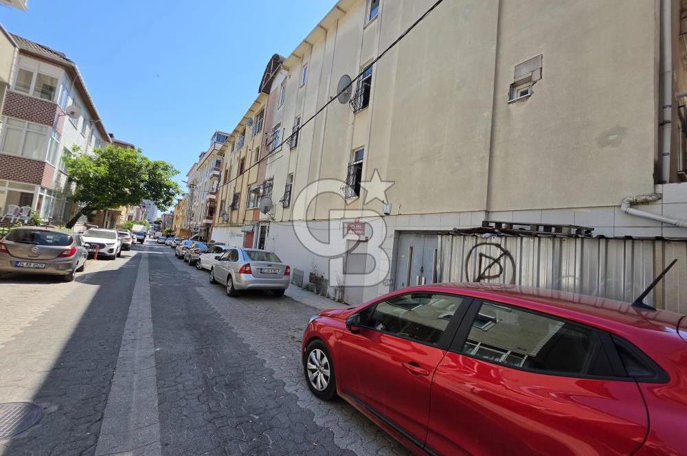 ATAŞEHİR KAYIŞDAĞI AKYAZI CADDESİ'NDE KAT MÜLKİYETLİ SATILIK  950 m² GENİŞ TİCARİ DÜKKAN