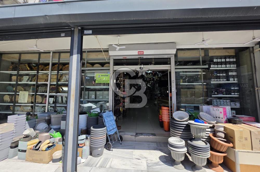 ATAŞEHİR KAYIŞDAĞI AKYAZI CADDESİ'NDE KAT MÜLKİYETLİ SATILIK  950 m² GENİŞ TİCARİ DÜKKAN