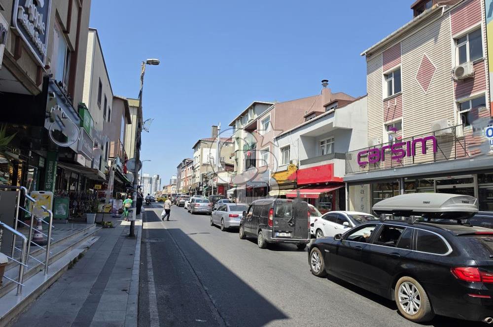 ATAŞEHİR KAYIŞDAĞI AKYAZI CADDESİ'NDE KAT MÜLKİYETLİ SATILIK  950 m² GENİŞ TİCARİ DÜKKAN