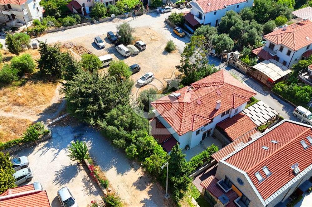 DATÇA MERKEZ’DE SATILIK 4+1 İKİZ VİLLA