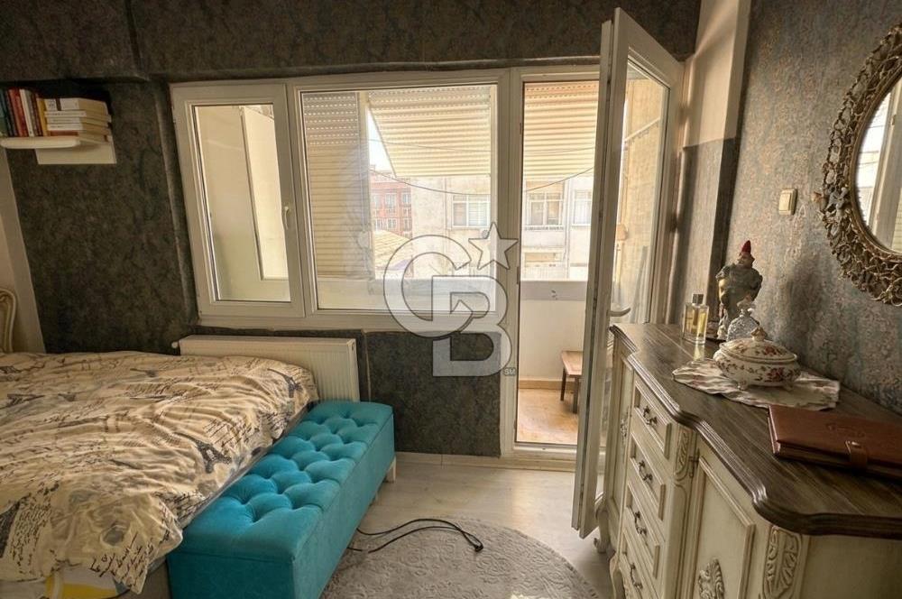 Karşıyaka Çarşıda Full Tadilatlı 2+1 | Çift Cephe, 2 Balkon