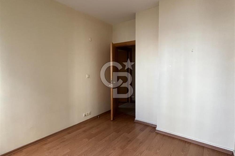 Şerifali Mahallesi Genç Binada Satılık Boş Yüksek Giriş 3+1 Daire 