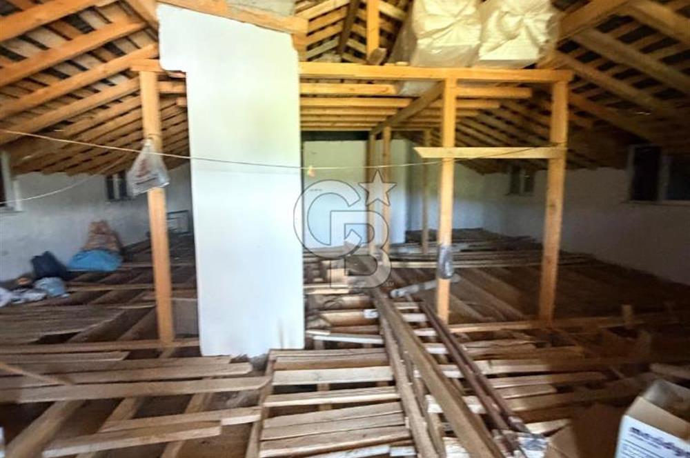 ÇAMBAŞI YAYLASINDA SATILIK MÜSTAKİL EV VE ARSASI 