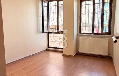 Şerifali Mahallesi Genç Binada Satılık Boş Yüksek Giriş 3+1 Daire 
