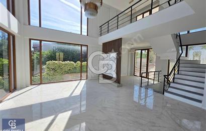Başiskele Damlar 'da Özel Tasarım Deniz Manzaralı Lüks Villa