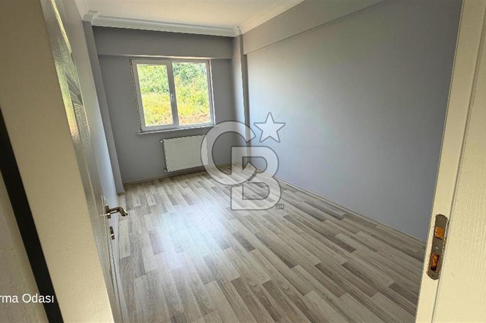 Güzelyalı'da 2+1 Havuzlu Kiralık Daire