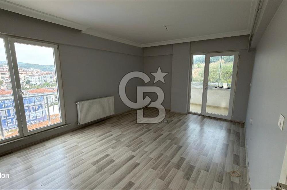Güzelyalı'da 2+1 Havuzlu Kiralık Daire