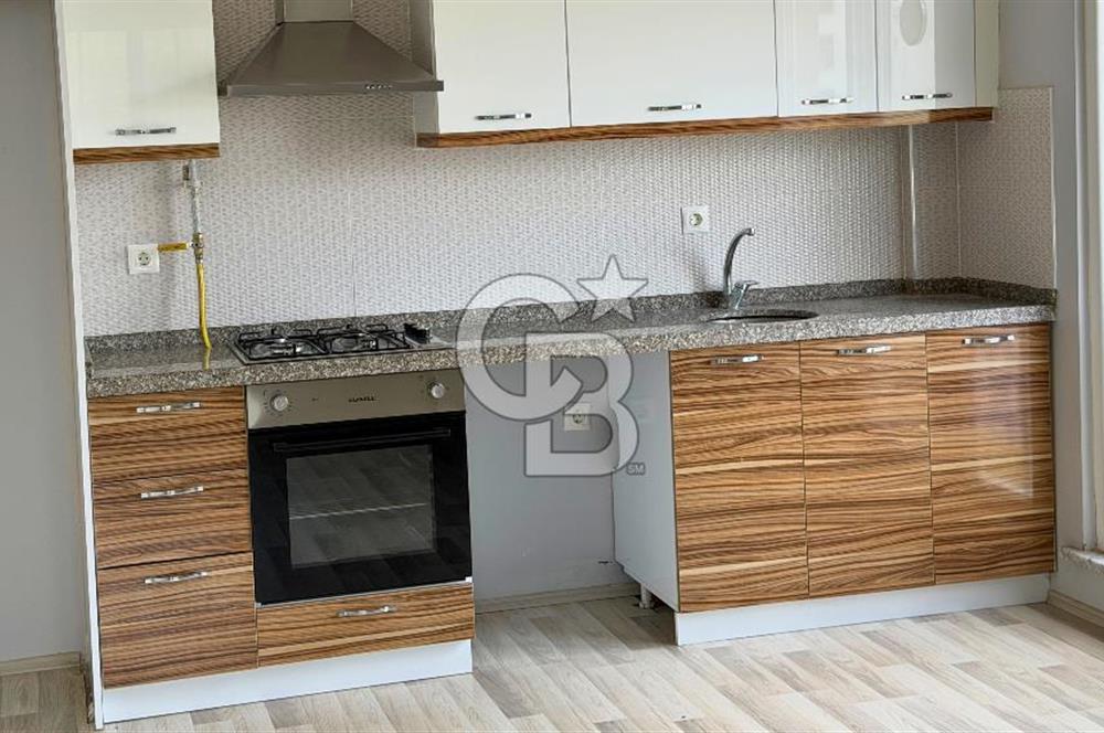 Güzelyalı'da 2+1 Havuzlu Kiralık Daire