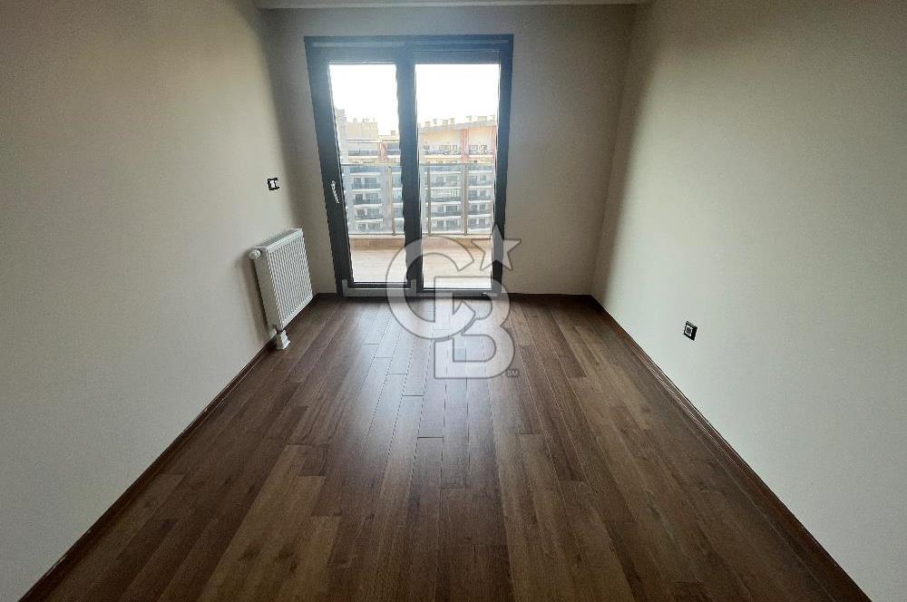 Park Yaşam Ataşehir Sitesinde Havuz Manzaralı Kiralık 2+1 Daire
