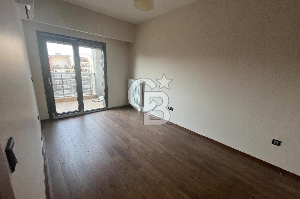 Park Yaşam Ataşehir Sitesinde Havuz Manzaralı Kiralık 2+1 Daire