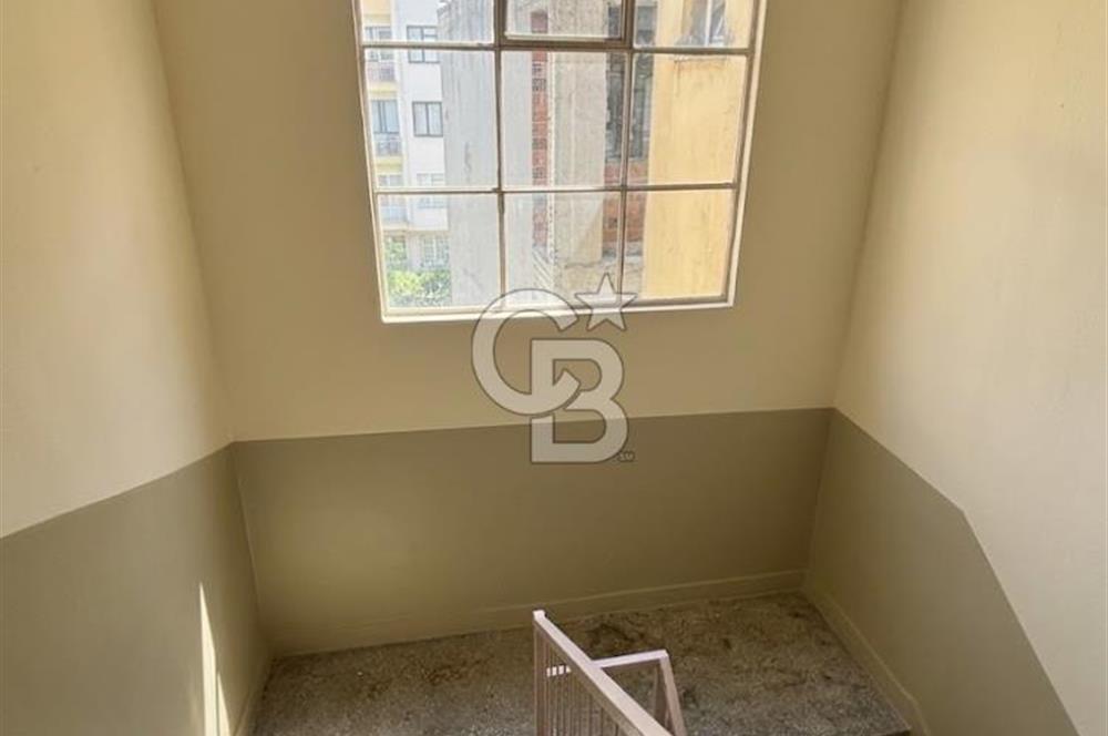 BUCA YİĞİTLER MAHALLESİ TERASLI SATILIK 2+1 DAİRE