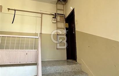 BUCA YİĞİTLER MAHALLESİ TERASLI SATILIK 2+1 DAİRE