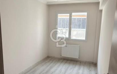 EVONADAN MURADİYE İSTASYON CADDESİNDE 2+1 DAİRE