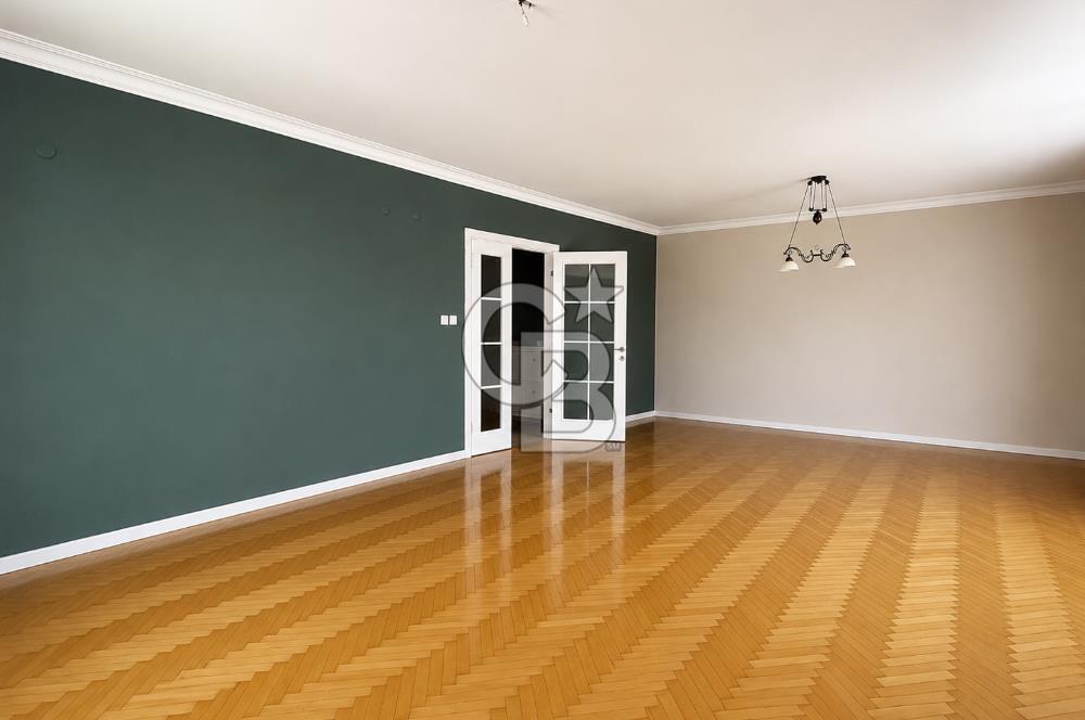 BEŞİKTAŞ,GAYRETTEPE, ŞENOL SOKAK'TA 3+1 120 M2 BALKONLU DAİRE