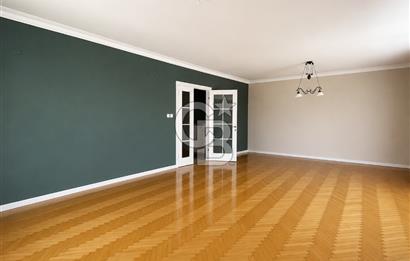 BEŞİKTAŞ,GAYRETTEPE, ŞENOL SOKAK'TA 3+1 120 M2 BALKONLU DAİRE