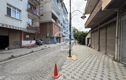 YOMRA MERKEZ'DE CADDE ÜZERİNDE SATILIK 3 ADET DÜKKAN