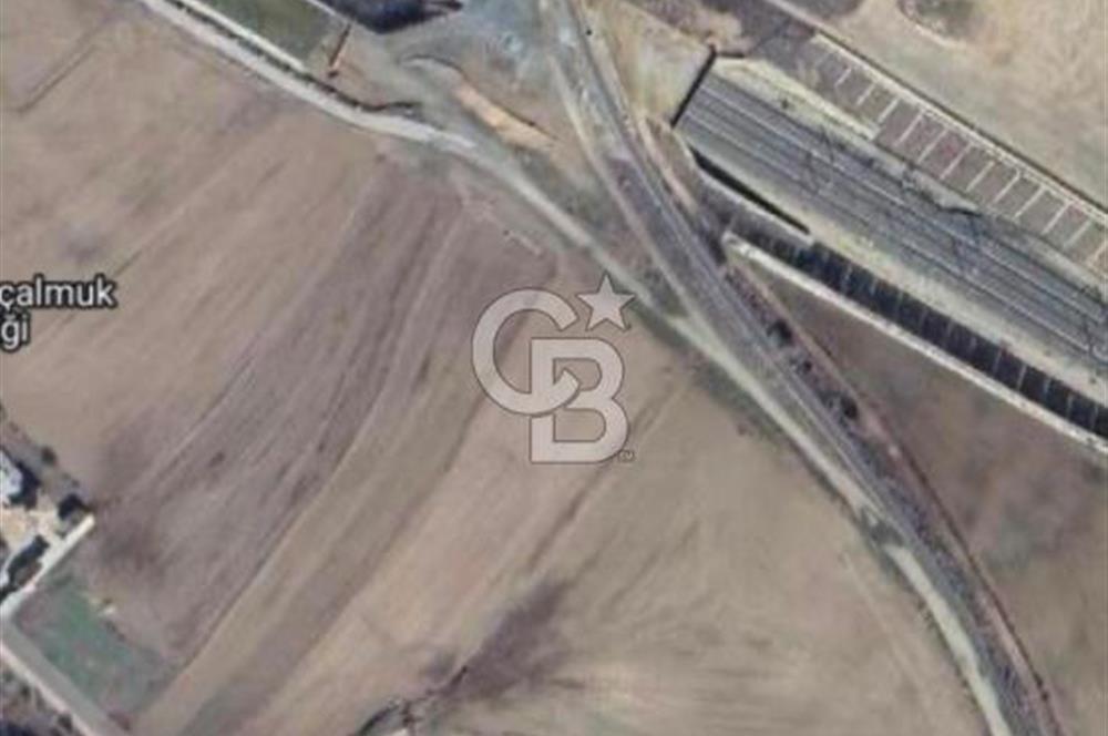 ELMADAĞ BAŞTAŞ ÇİMENTO KARŞISI Y.HIZLI TREN YOLU YANINDA TARLA