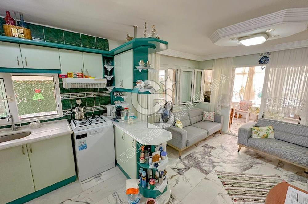 Güneş Tur Sitesi'nde Kat Mülkiyetli, Krediye Uygun 4+1 Tripleks Villa | Denize Yürüme Mesafesi