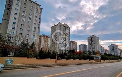 ANKARANIN YILDIZI YAPRACIKTA TOKİ BLOKLARINDA SATILIK DAİRE