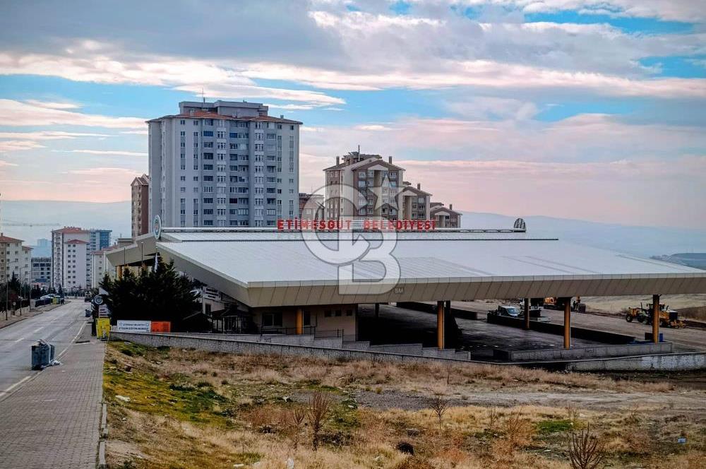 ANKARANIN YILDIZI YAPRACIKTA TOKİ BLOKLARINDA SATILIK DAİRE