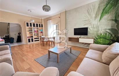 Güzelbahçe’de Müstakil Havuzlu Satılık Villa