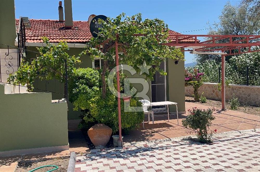 Mordoğan Manal Koyu'nda Denize Sıfır Müstakil Ev